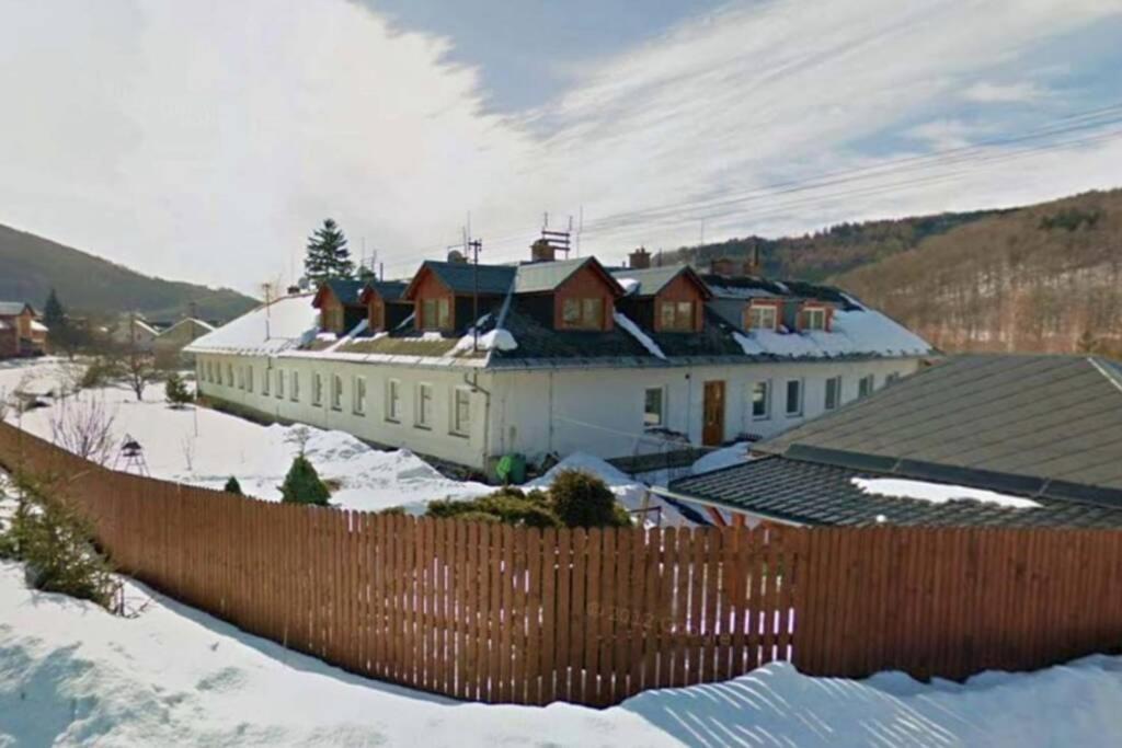 Horsky Loucna, Nove S Infrasaunou Apartment